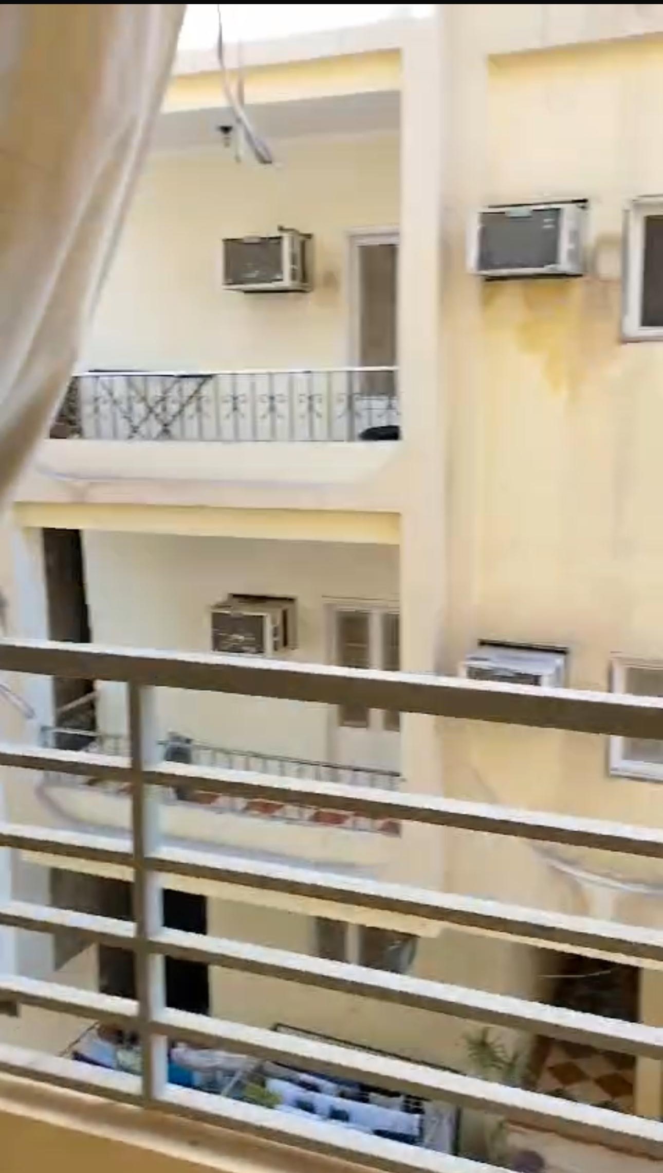 1518 3 bedroom flat in Hadaba, behind supermarket Metro